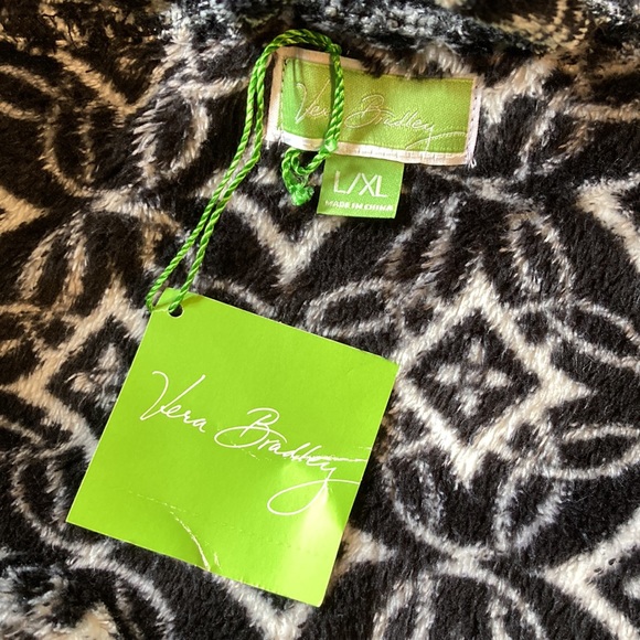 Vera Bradley Black and White Graphic Geometric Hooded Ultra Soft Fleece Robe - Picture 8 of 9